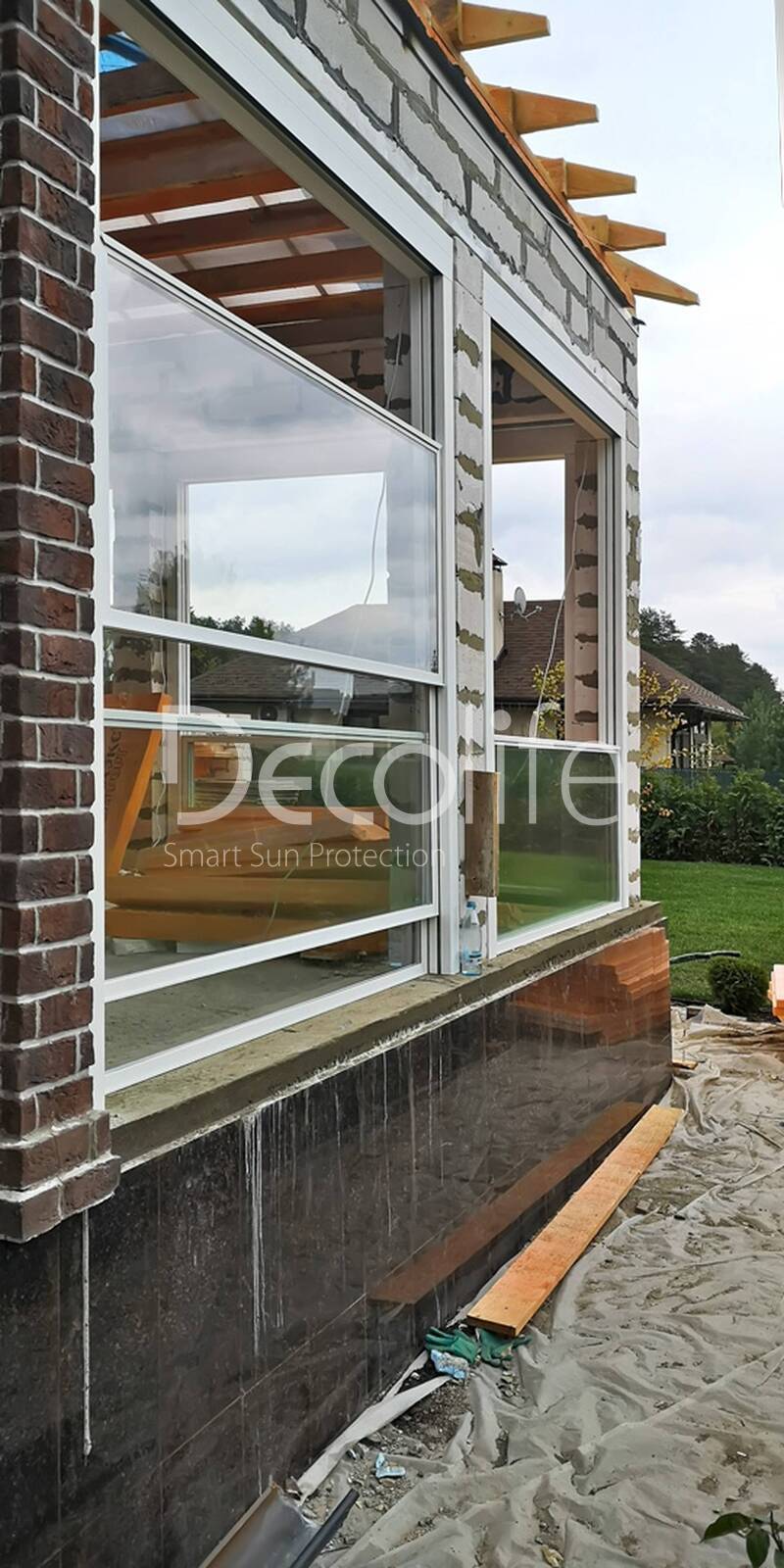 Decolife guillotine glazing - 