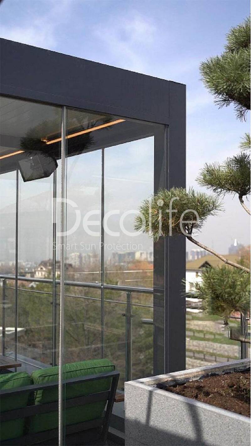 Pergola Decolife Bioclimatic B600 + Sliding glazing, implemented by our partner ''TENT VERTEX'' - 