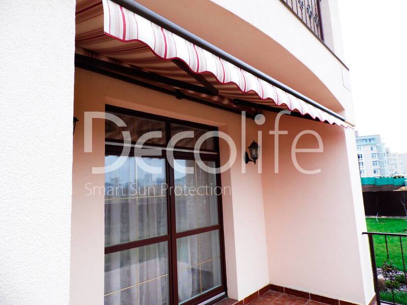 Awning Decolife Open on the closed terrace - 