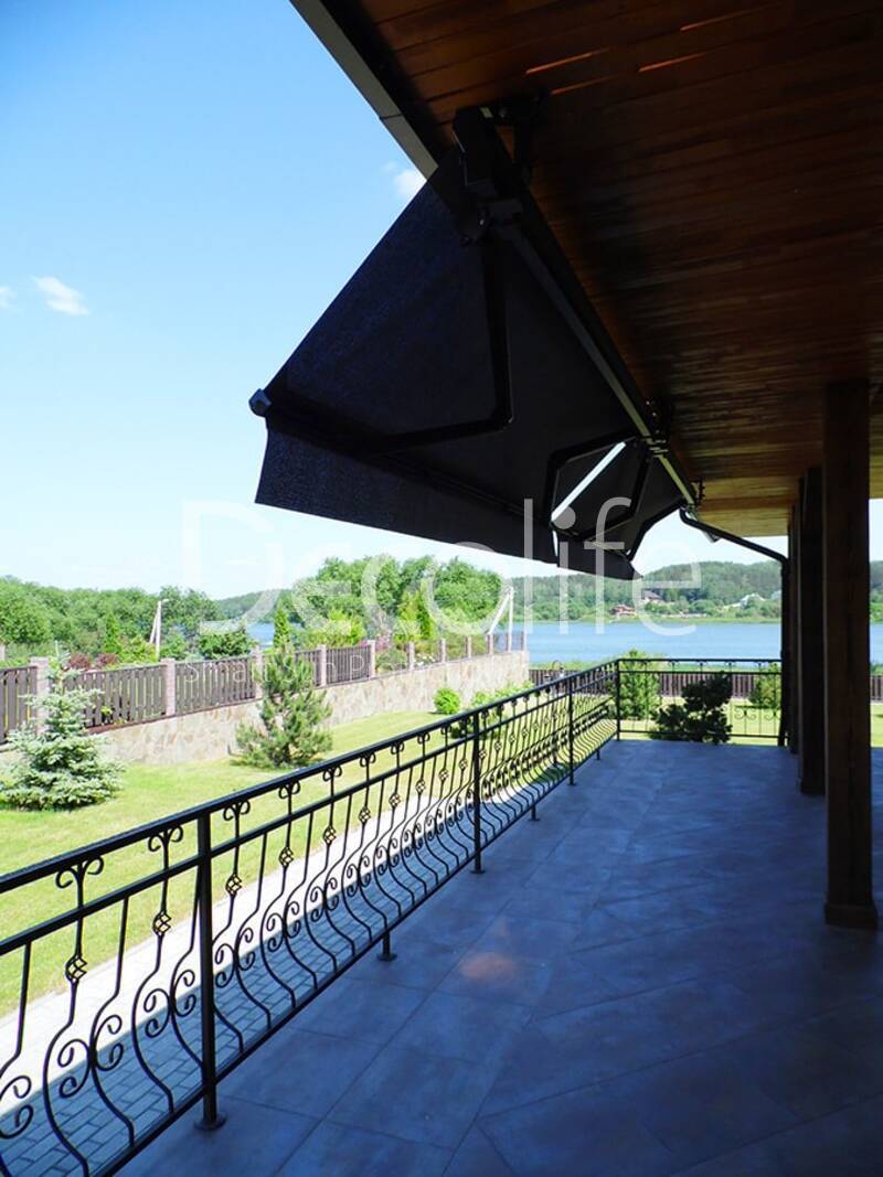 Open awnings Decolife on the terrace - 