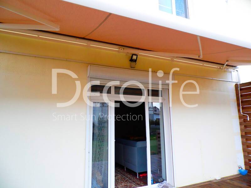 Awning Decolife SemiCassette in a private house - 