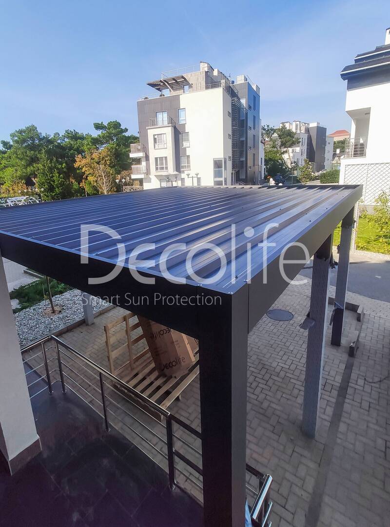 Bioclimatic pergola Decolife PIR with console - 