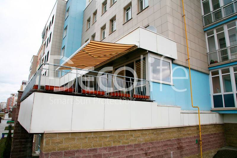 Awning Decolife FullCassette for urban terrace - 