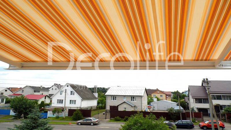 Cassette awning Decolife G500 for a private house - 