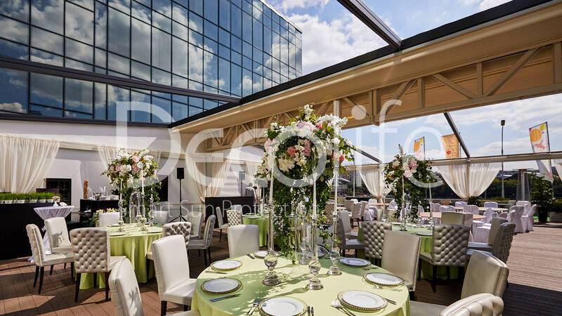 Sliding pergola Basic Twin, cafe Moscow City - 